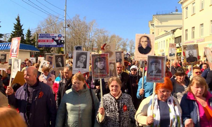 В Архангельске более 25 тысяч человек прошли в строю «Бессмертного полка»