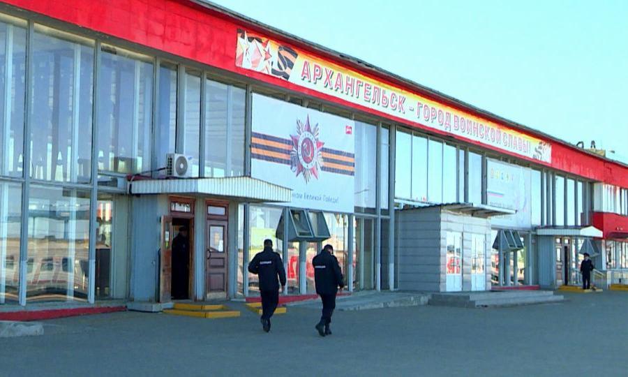 Железнодорожный вокзал Архангельска стал ещё одним местом встречи Дня Победы