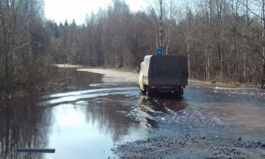 Из-за паводка закрыто движение по региональной трассе Онега-Тамица–Кянда