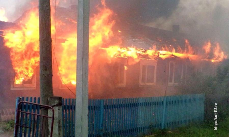 Серьезный пожар в Котласском районе оставил без жилья 9 человек